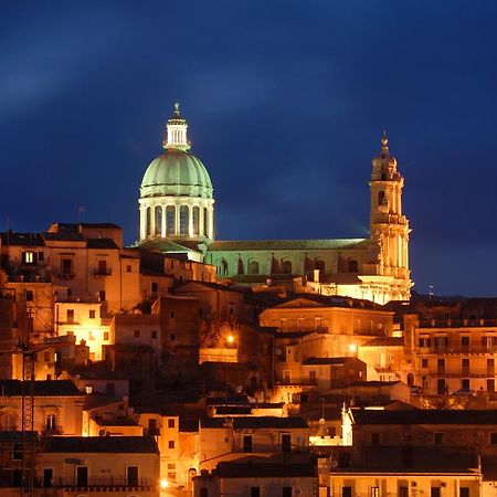 Hotel La Dimora Di Piazza Carmine Ragusa Exterior foto