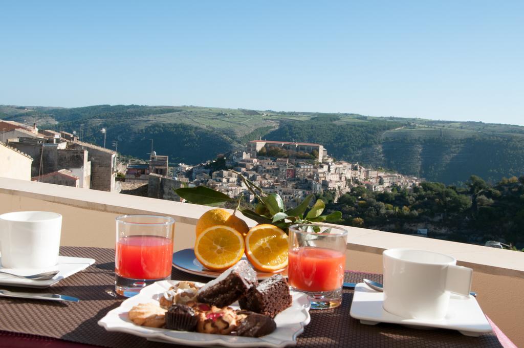 Hotel La Dimora Di Piazza Carmine Ragusa Exterior foto