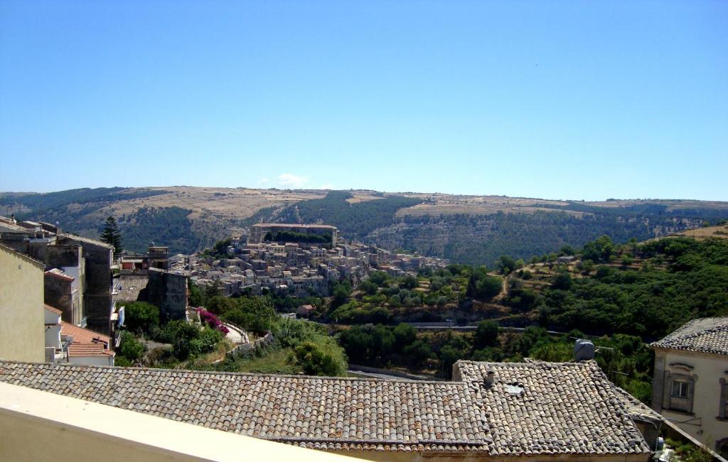 Hotel La Dimora Di Piazza Carmine Ragusa Exterior foto