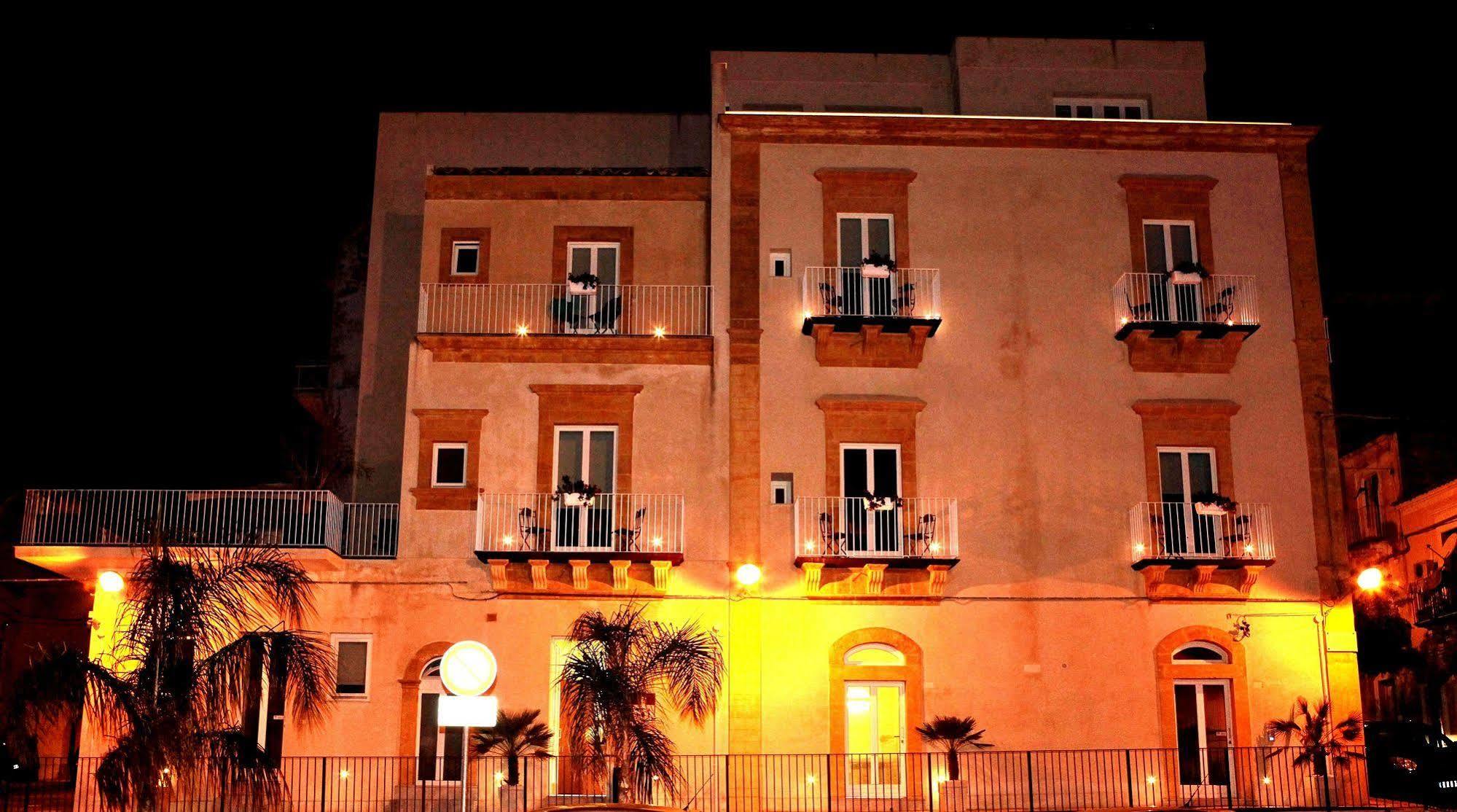 Hotel La Dimora Di Piazza Carmine Ragusa Exterior foto